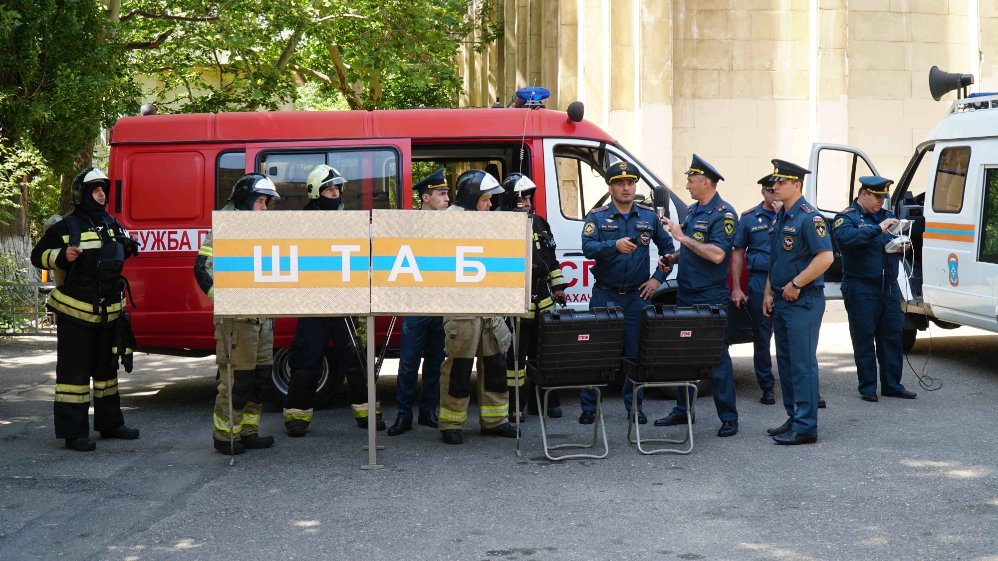 В здании Русского театра им. М. Горького прошли масштабные  пожарно-тактические учения - Новости - Главное управление МЧС России по  Республике Дагестан